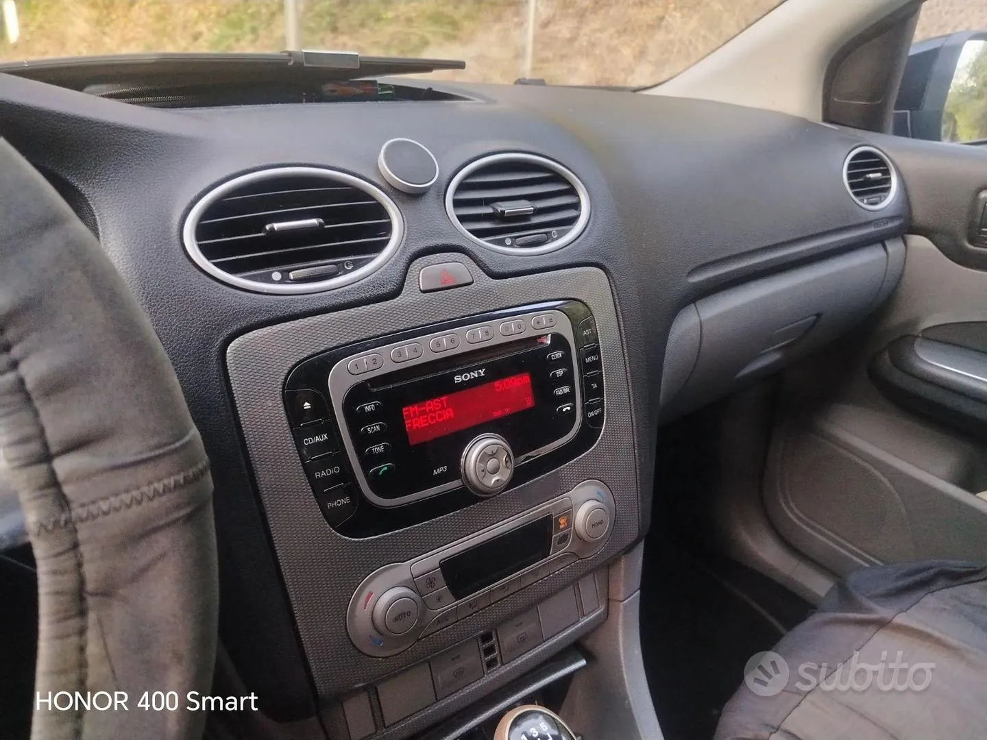 Ford Focus 2010 photo 2