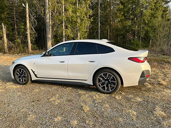BMW I4 2023 photo 2