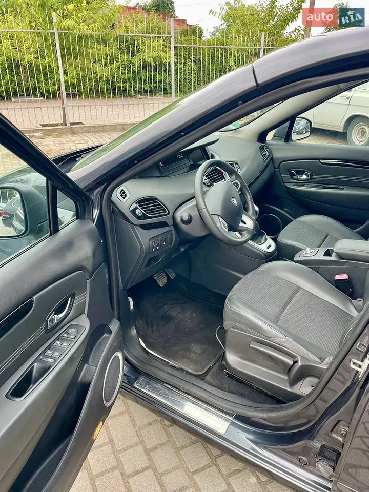 Renault Scenic 2012 photo 5