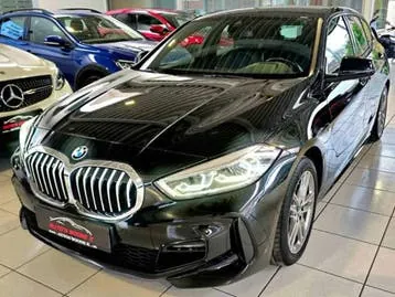 BMW 118I 2022 photo 3