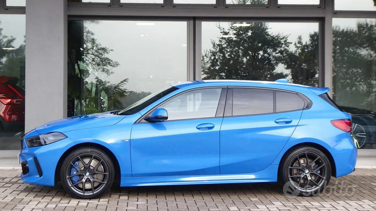BMW 1 Series 2022 photo 2