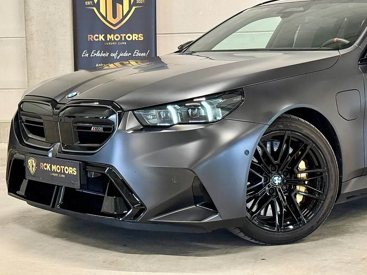 BMW 5 Series 2025 photo 3