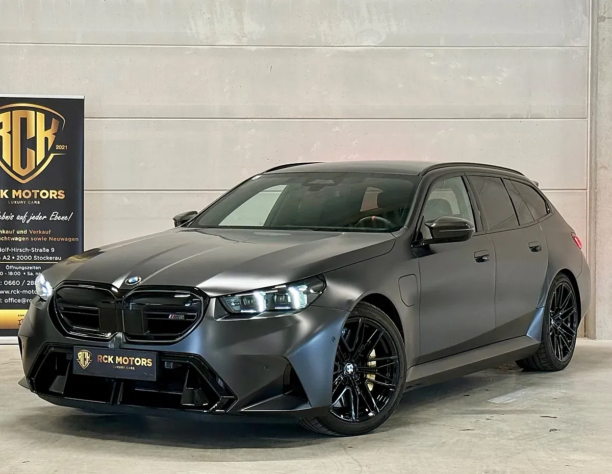 BMW 5 Series 2025 photo 2