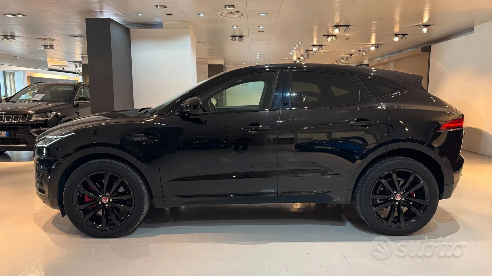 Jaguar E-Pace 2022 photo 4