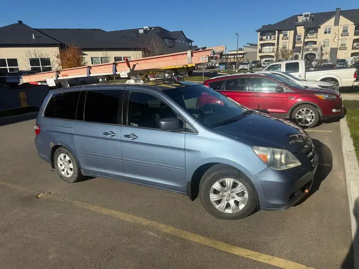 Honda Odyssey 2006 photo 2