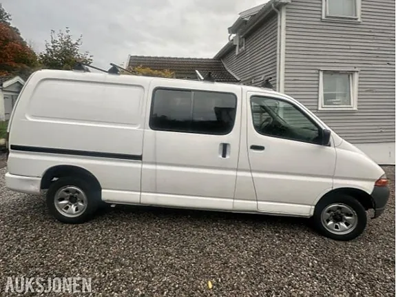 Toyota Hiace 2004 photo 4