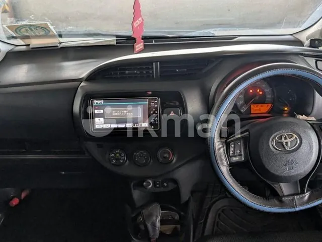 Toyota Vitz 2017 photo 5
