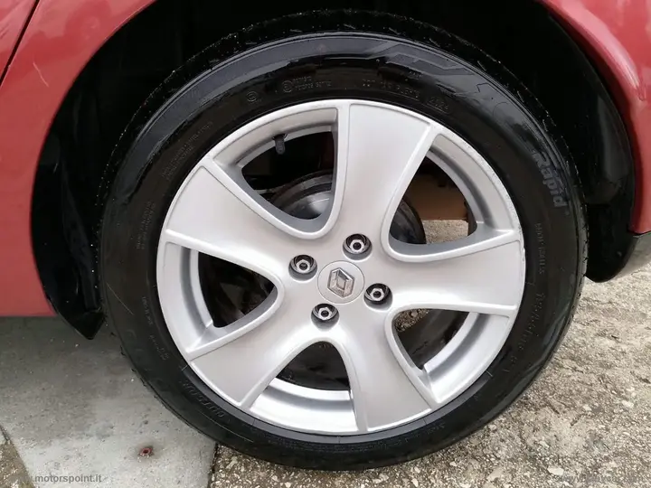 Renault Clio 2012 photo 4