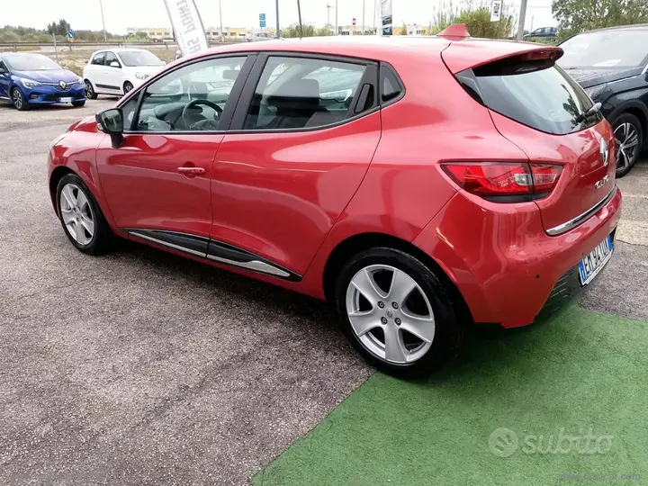 Renault Clio 2012 photo 3