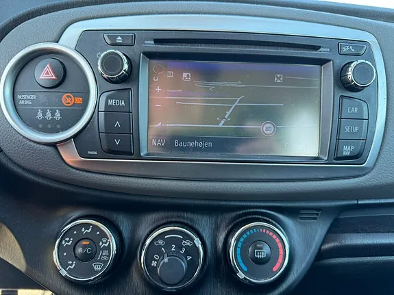 Toyota Yaris 2013 photo 5