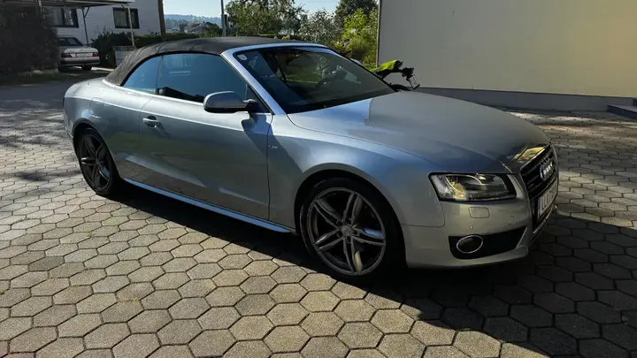 Audi A5 Cabrio 2011 photo 2