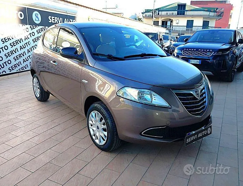 Lancia Ypsilon