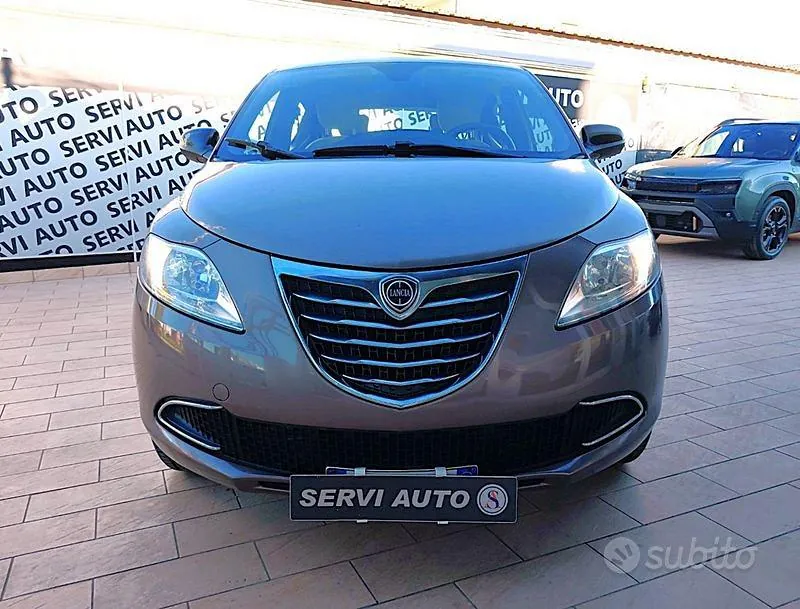Lancia Ypsilon 2015 photo 2