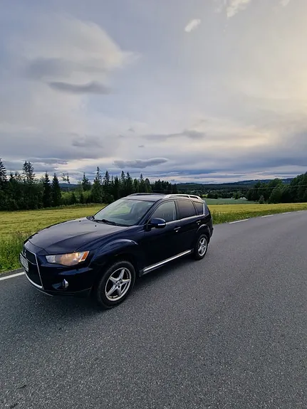 Mitsubishi Outlander 2010 photo 2