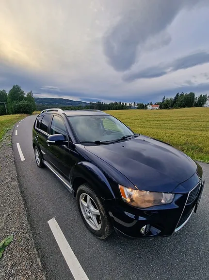 Mitsubishi Outlander 2010 photo 3