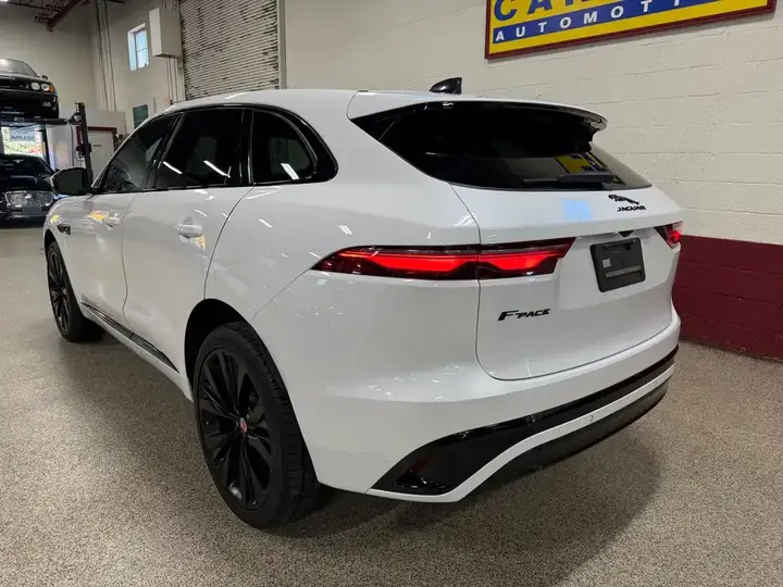 Jaguar F-Pace 2023 photo 3