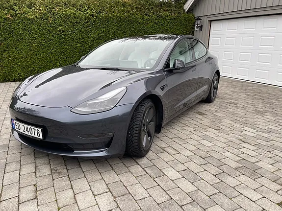 Tesla Model 3 2021 photo 2