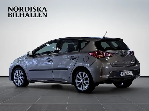 Toyota Auris 2015 photo 5