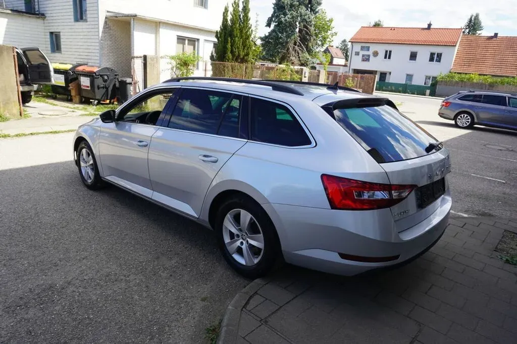 Skoda Superb 2022 photo 2