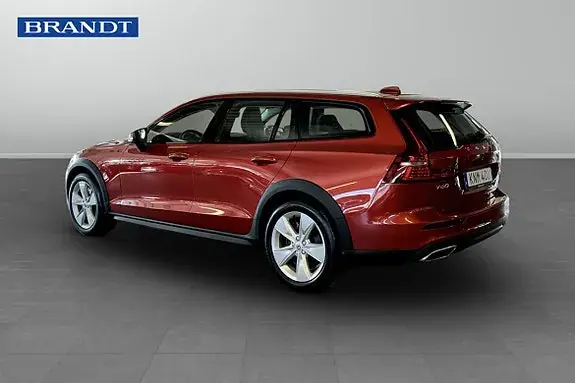 Volvo V60 Cross Country 2020 photo 2