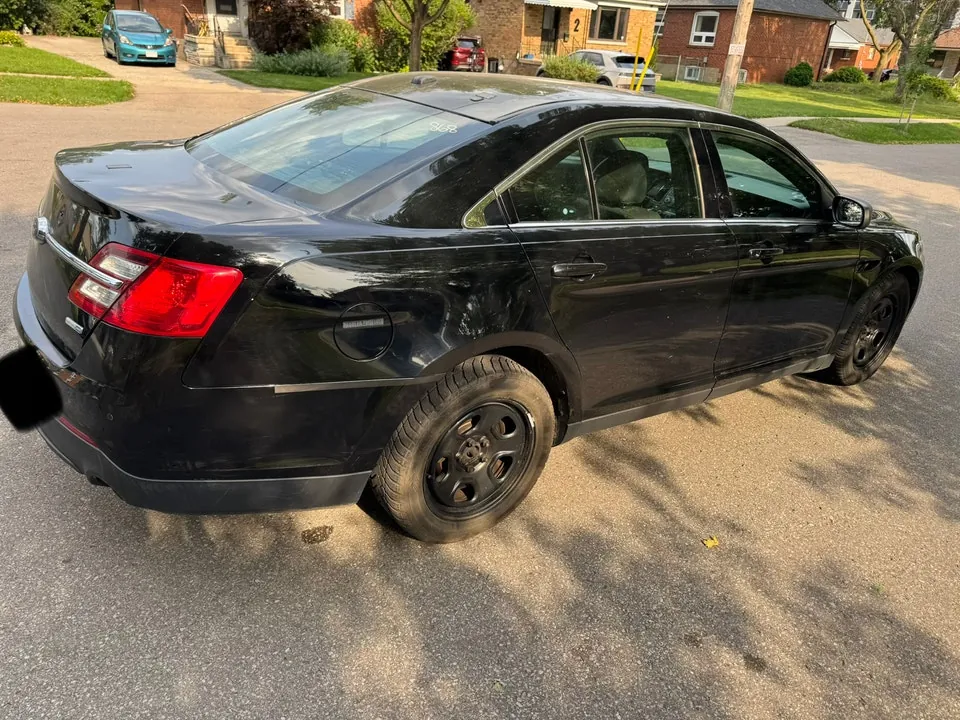 Ford Taurus 2017 photo 3