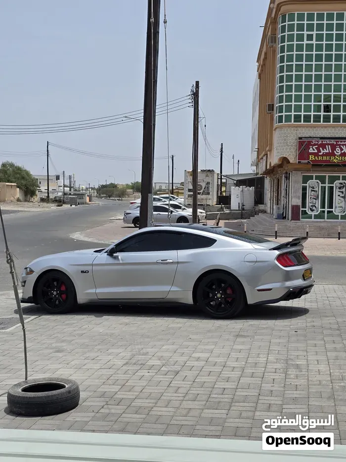Ford Mustang 2019 photo 2