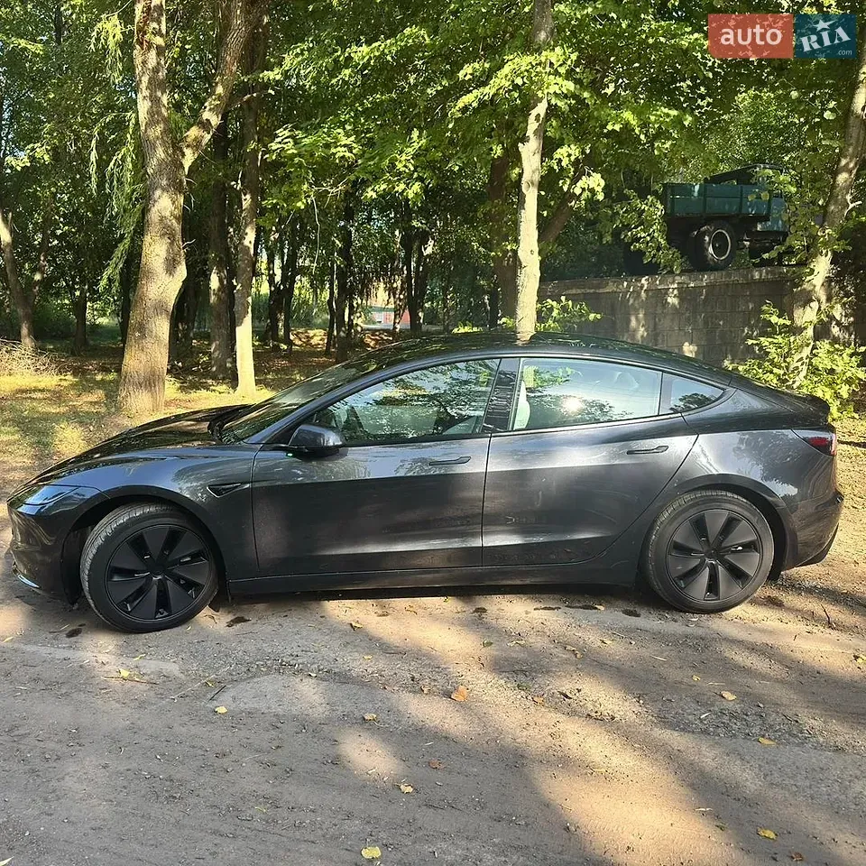 Tesla Model 3 2024 photo 5