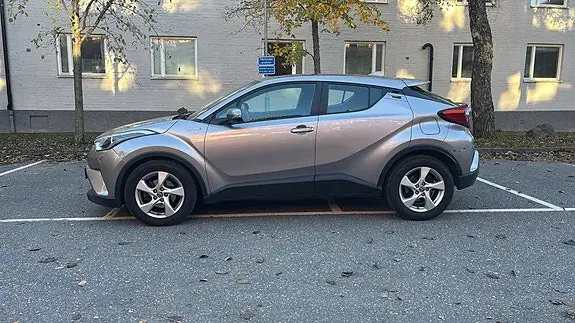 Toyota C-Hr 2019 photo 3