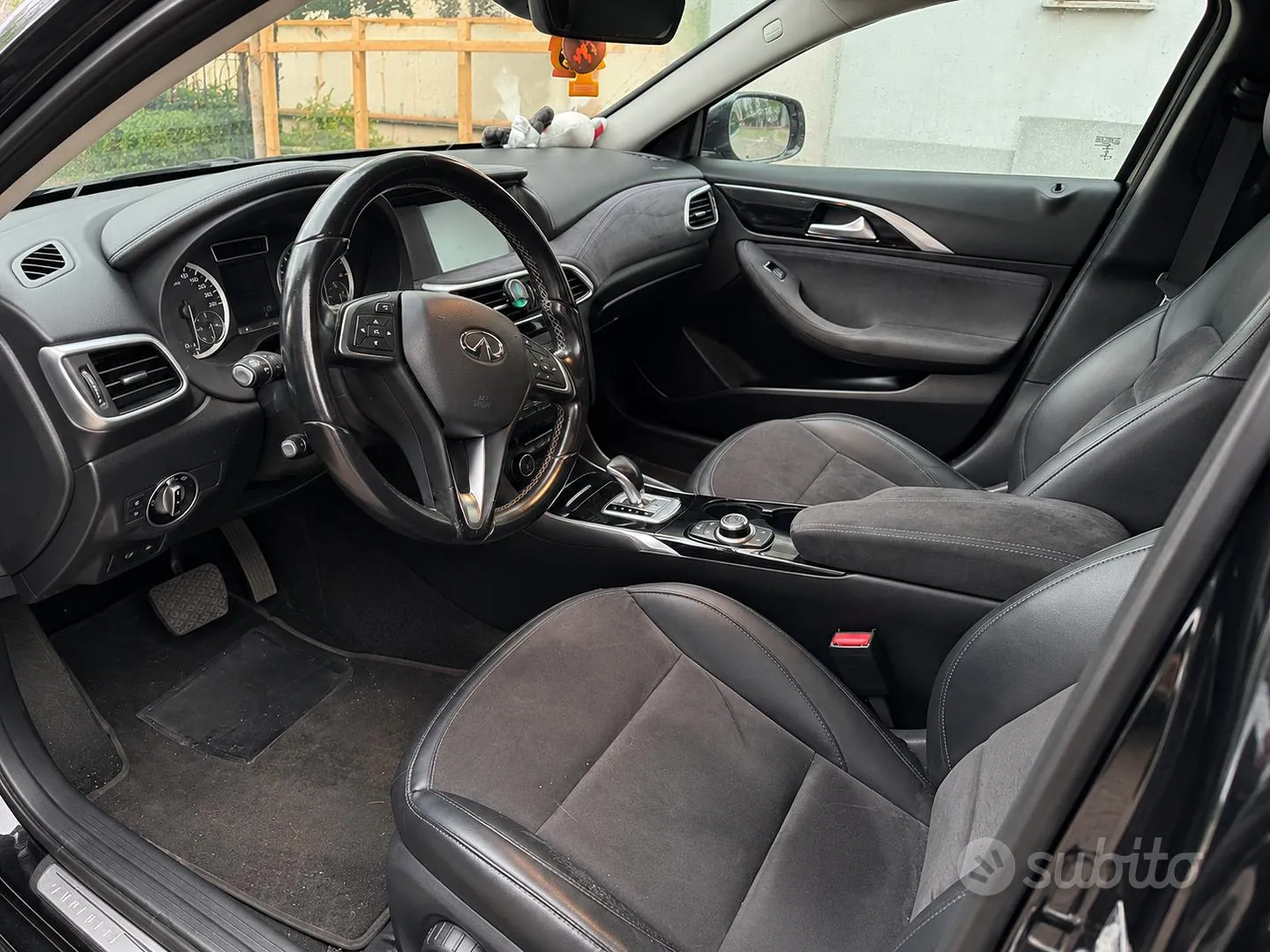 Infiniti Q30 2017 photo 4