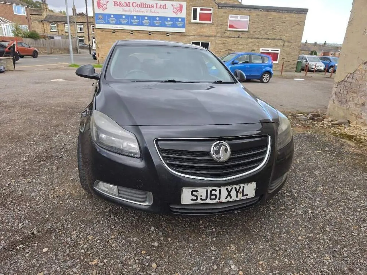 Vauxhall Insignia 2011 photo 2