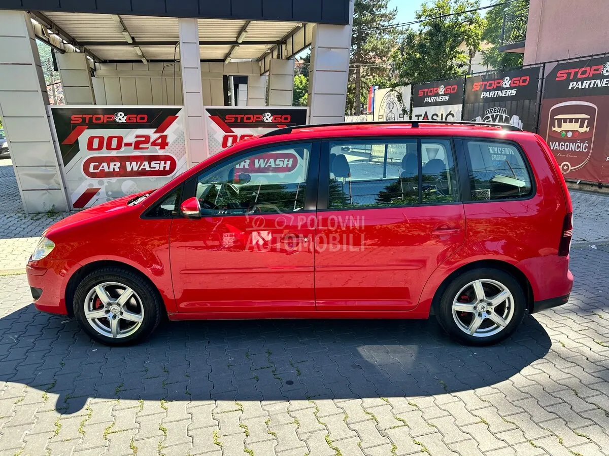 Volkswagen Touran 2010 photo 5