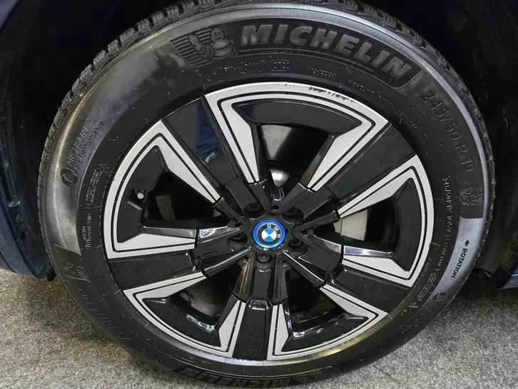 BMW Ix3 2022 photo 2