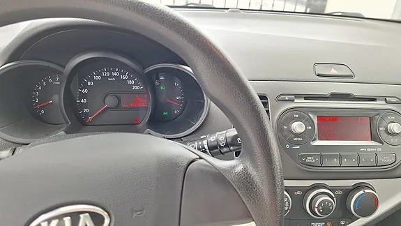 Kia Picanto 2012 photo 5