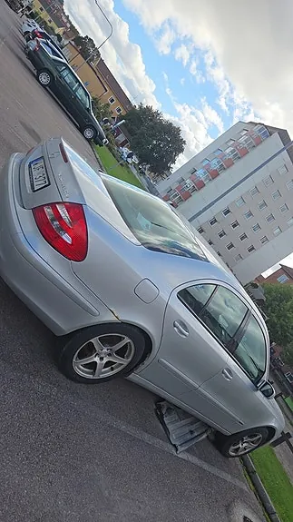 Mercedes-Benz E200 2005 photo 4