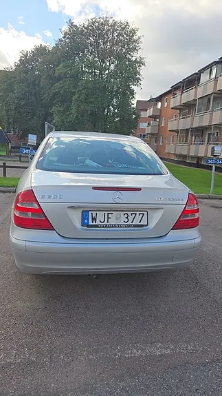 Mercedes-Benz E200