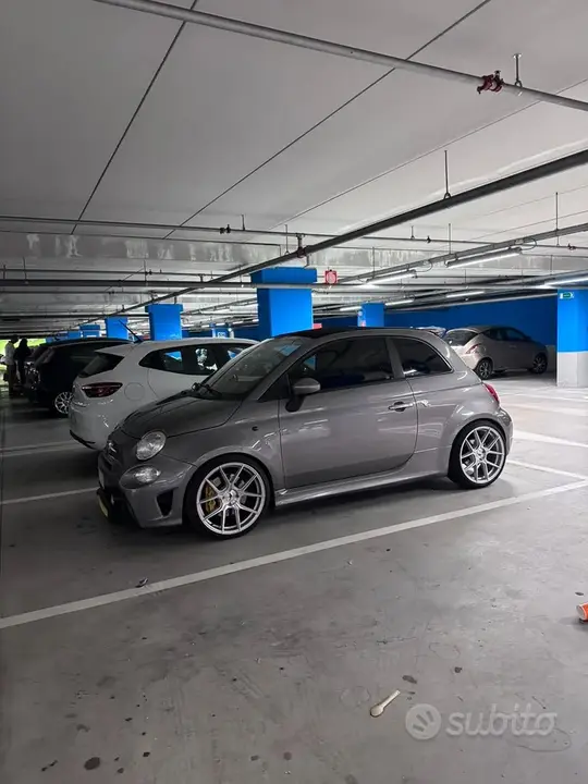 Abarth 500 2011 photo 2