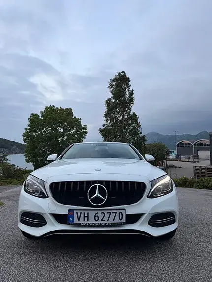 Mercedes-Benz C180 2014 photo 2