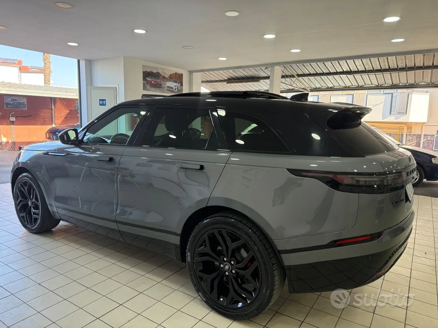Land Rover Range Rover Velar 2023 photo 4