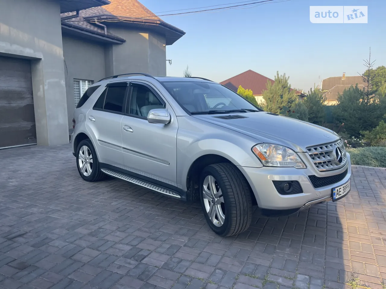 Mercedes-Benz M-Class 2009 photo 2