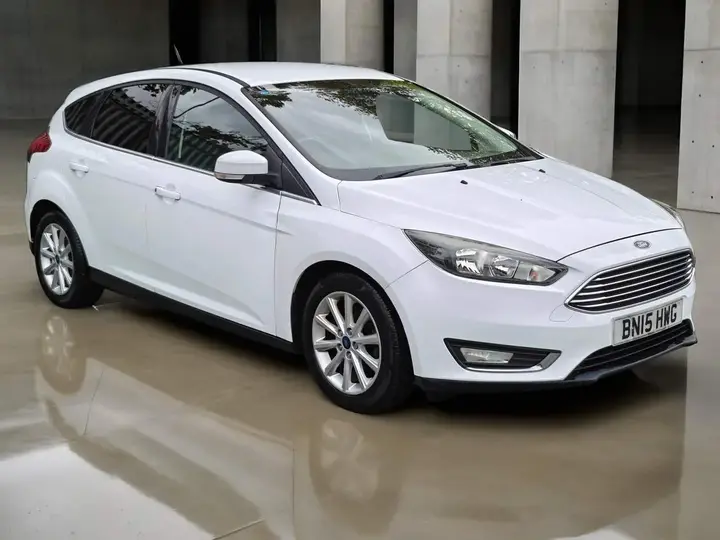 Ford Focus 2015 photo 2