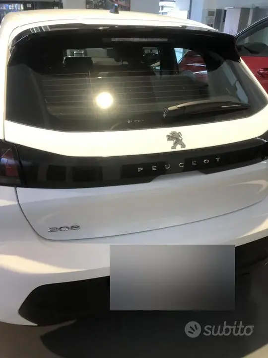 Peugeot 208 2023 photo 2