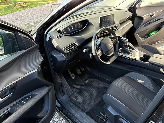 Peugeot 5008 2020 photo 2
