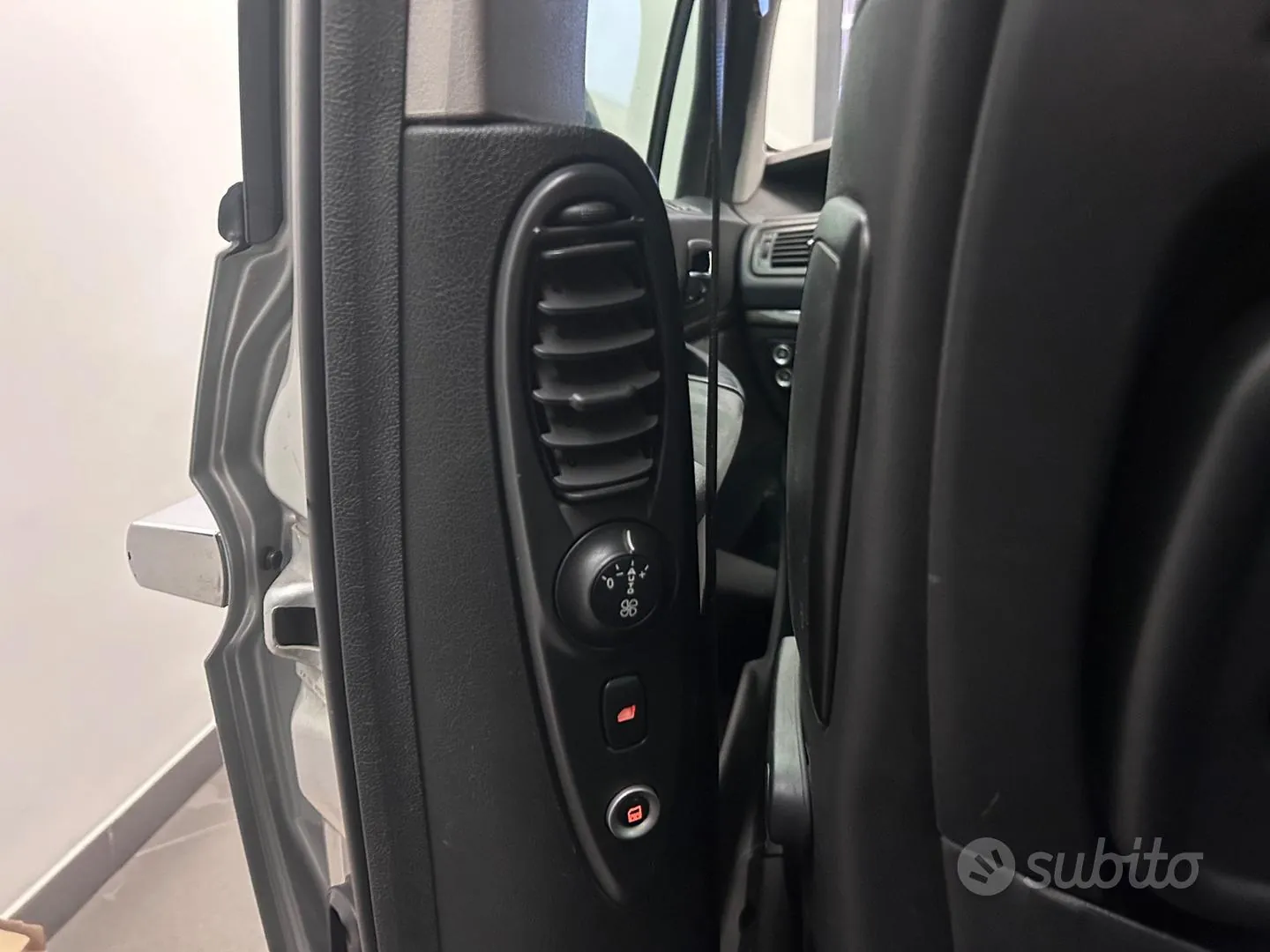 Citroen C8 2012 photo 5