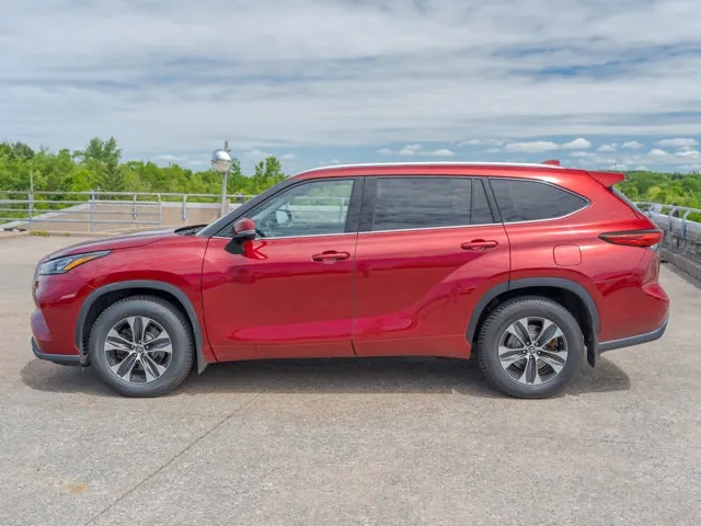 Toyota Highlander 2021 photo 2