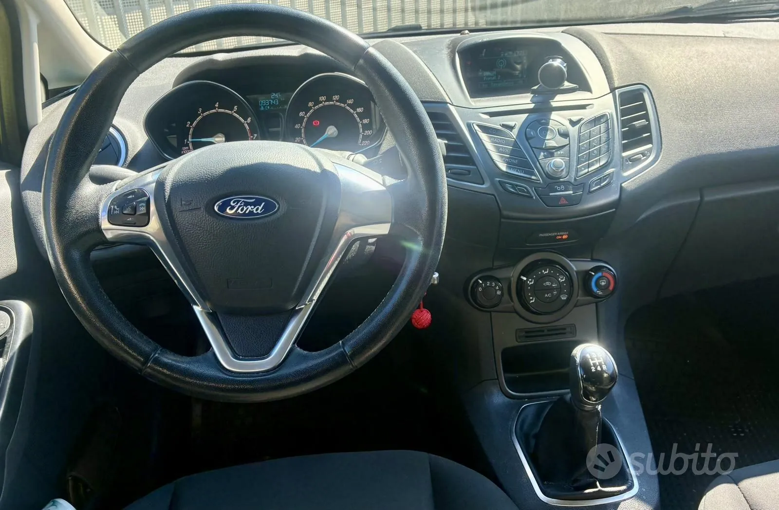 Ford Fiesta 2015 photo 3
