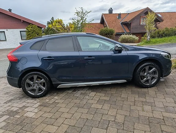 Volvo V40 Cross Country 2013 photo 4