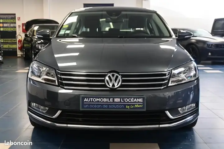 Volkswagen Passat 2012 photo 2