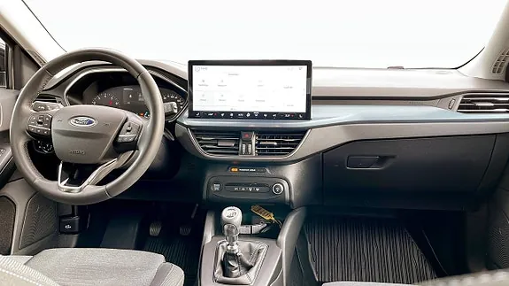 Ford Focus 2024 photo 4