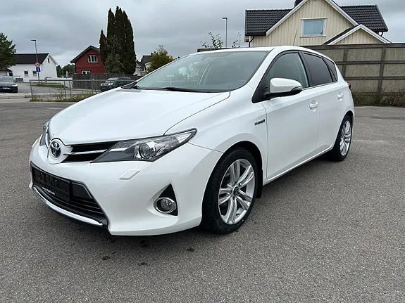Toyota Auris 2015 photo 3