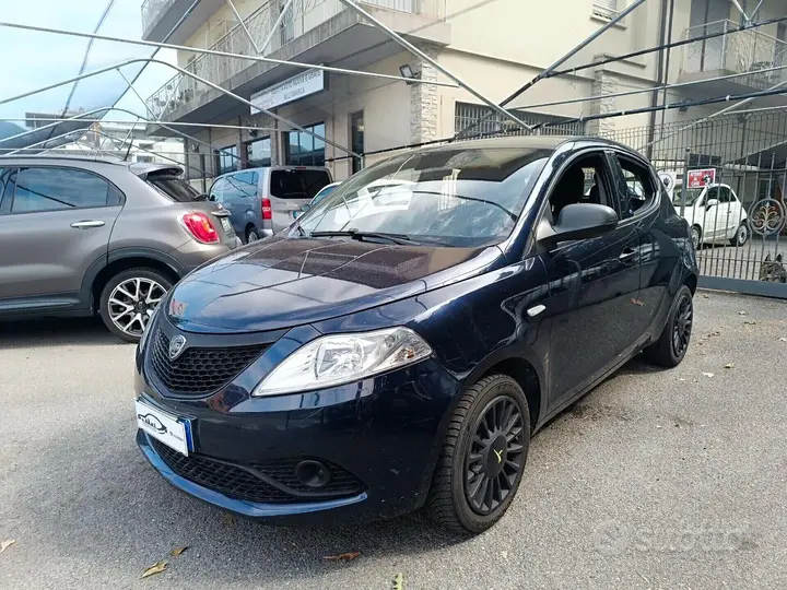Lancia Ypsilon
